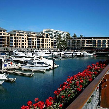 Glenelg Beach Hostel Esterno foto