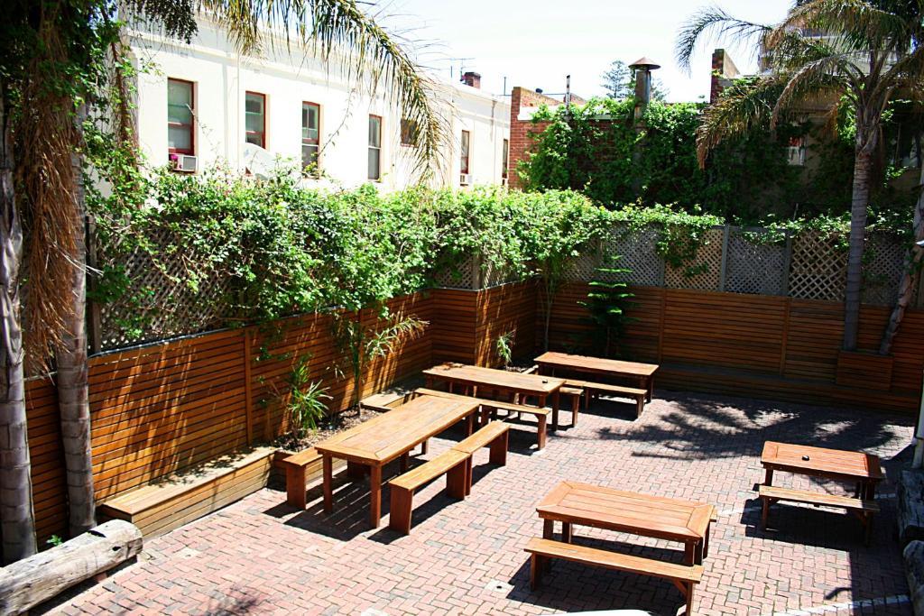 Glenelg Beach Hostel Esterno foto