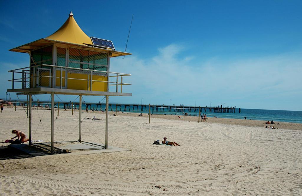 Glenelg Beach Hostel Esterno foto