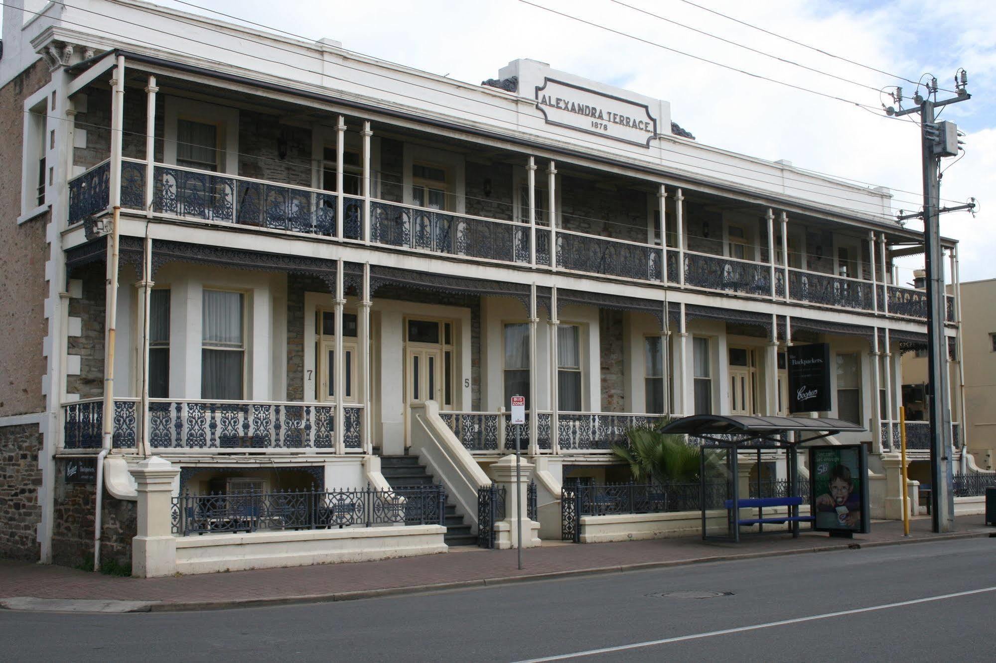 Glenelg Beach Hostel Esterno foto